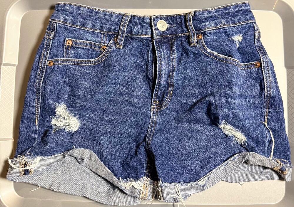 distressed dark washed shorts size 5